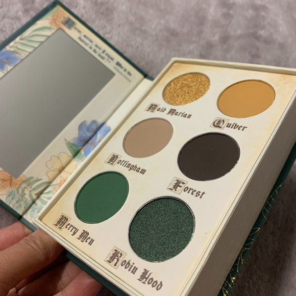 New! Storybook Fairy Tales: Robin Hood Eyeshadow Palette - Picture 3 of 5